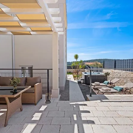 Ora With Heated Pool, Whirlpool, 4 Bedrooms Villa