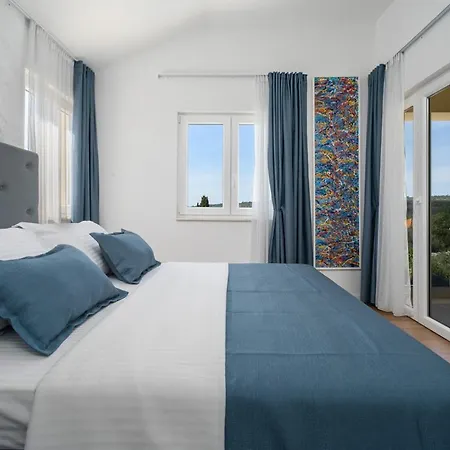 Ora With Heated Pool, Whirlpool, 4 Bedrooms Villa *