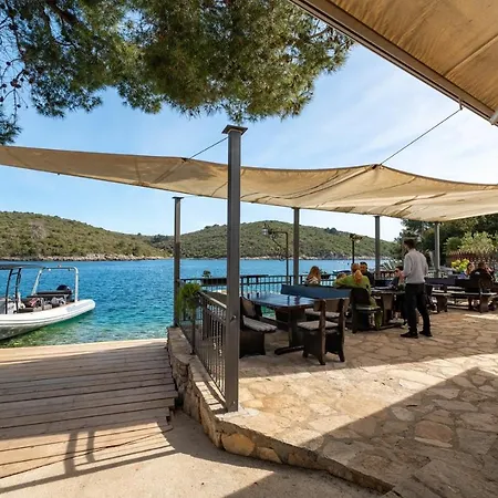 Villa Ora With Heated Pool, Whirlpool, 4 Bedrooms